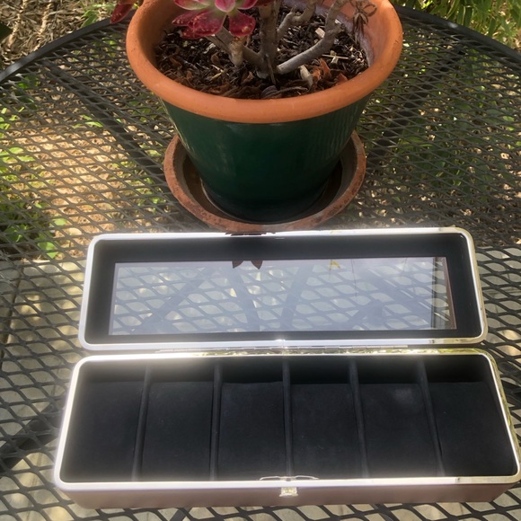 NWOT Men’s or Women’s Brown Leather 6-Slot Watch Box - Picture 3 of 7